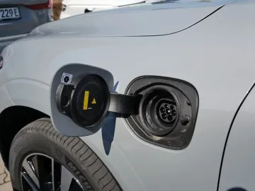 Car image 33