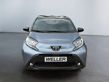 Car image 3