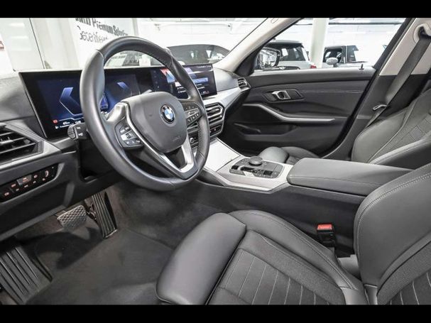 BMW 318i Touring 115 kW image number 4