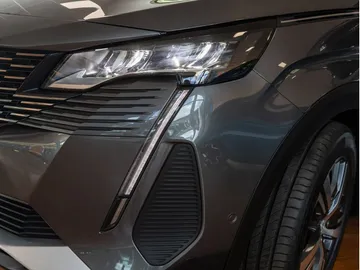 Car image 27