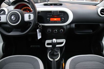 Car image 22