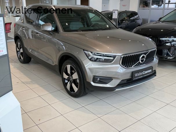 Volvo XC40 T3 Geartronic Momentum Pro 120 kW image number 2