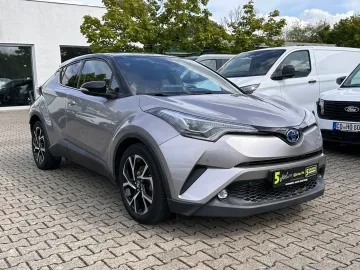 Car image 3