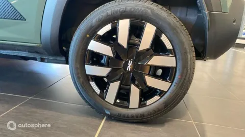 Car image 20