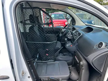 Car image 28
