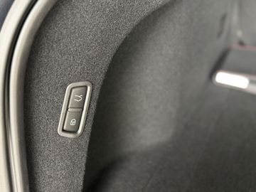 Car image 38