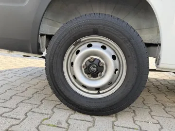 Car image 22