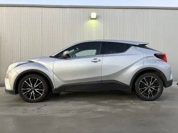 Car image 2