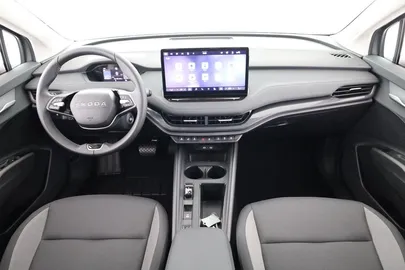 Car image 30