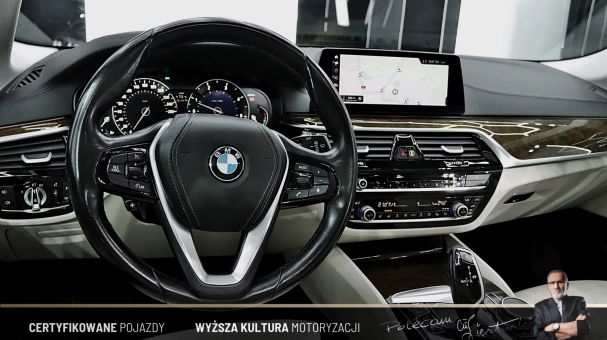 BMW 530d Touring xDrive Luxury Line 195 kW image number 16