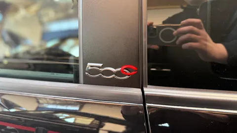 Car image 25