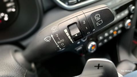 Car image 37