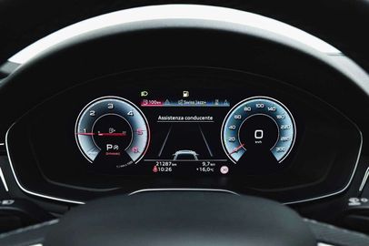 Car image 26