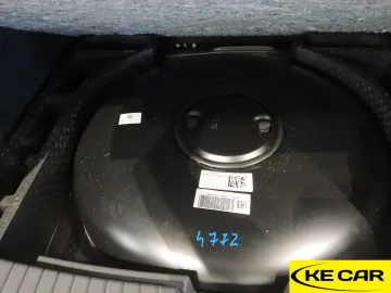 Car image 32