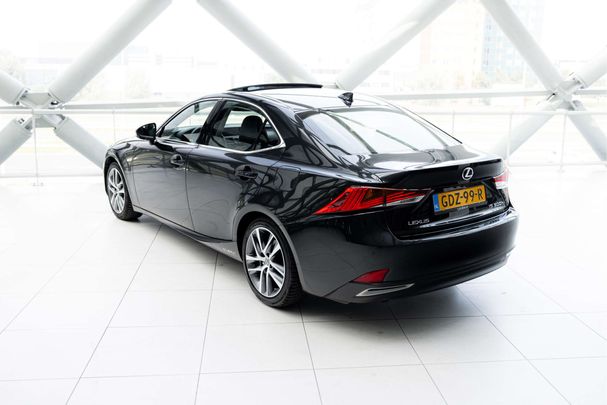 Lexus IS 300 H 164 kW image number 2