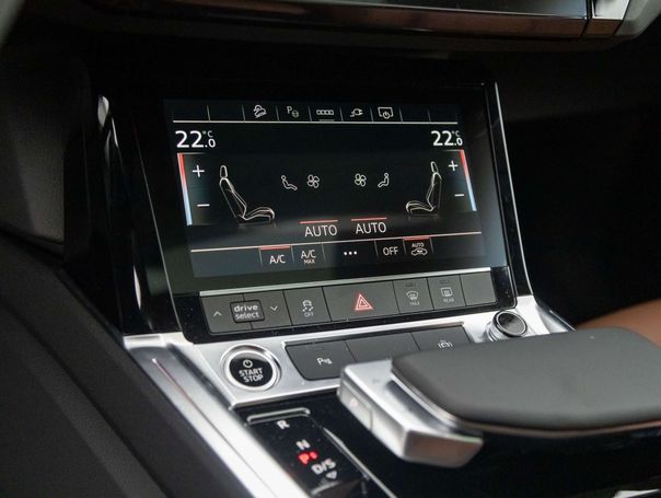 Audi Q8 50 e-tron S-line 250 kW image number 12