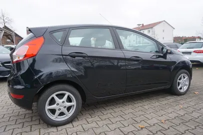 Car image 5