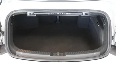 Car image 36