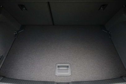 Car image 37