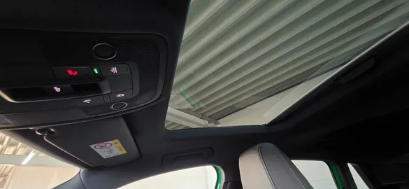 Car image 43