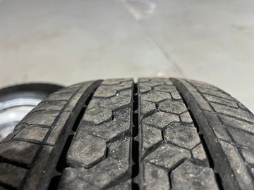 Car image 34