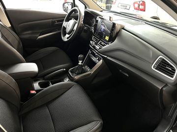 Car image 12