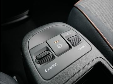 Car image 32