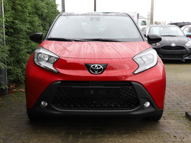 Toyota Aygo X 1.0 VVT-i 53 kW image number 2