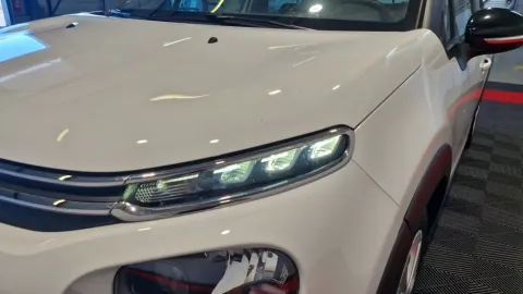 Car image 30