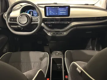 Car image 19