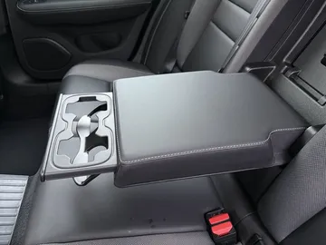 Car image 45