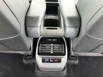 Car image 41