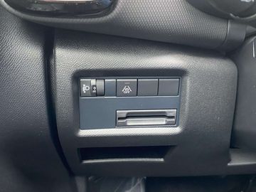 Car image 37