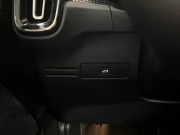 Car image 36