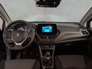 Car image 4