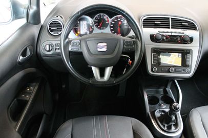 Car image 15