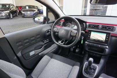 Car image 16