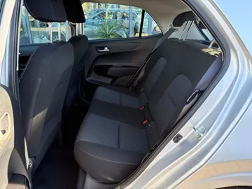 Car image 23