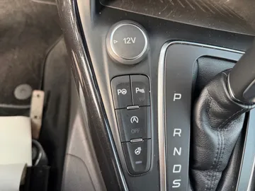 Car image 29