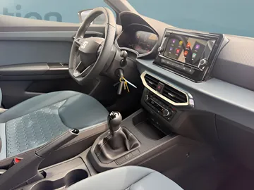 Car image 15