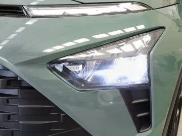 Car image 25