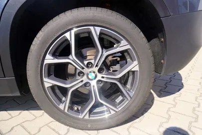 Car image 35