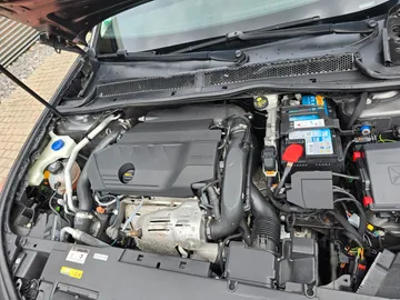 Car image 23