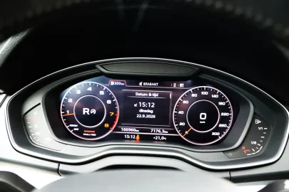 Car image 27
