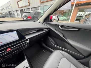 Car image 34