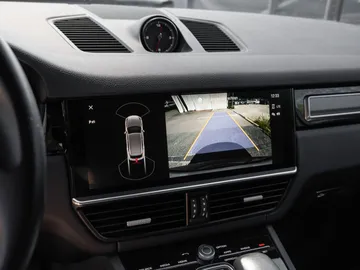 Car image 37