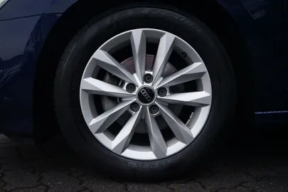 Car image 33