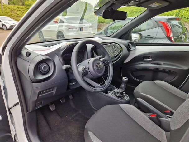 Toyota Aygo X 53 kW image number 9