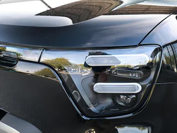 Car image 28