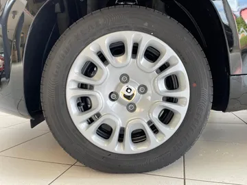 Car image 35